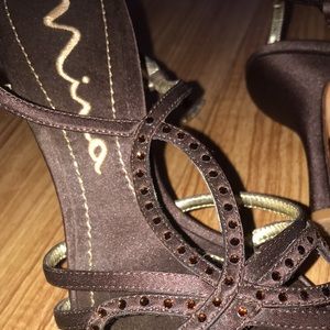 Nina brand, strappy, brown high heels w/ rhinestones, single ankle strap, buckle
